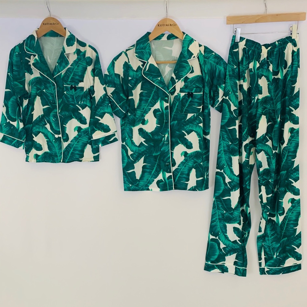 Girls satin-like sleeper set